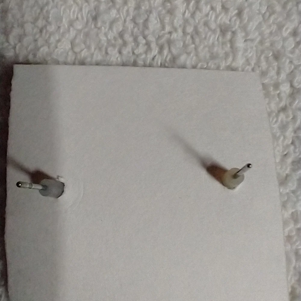 Black teardrop button post earrings - Picture 2 of 3